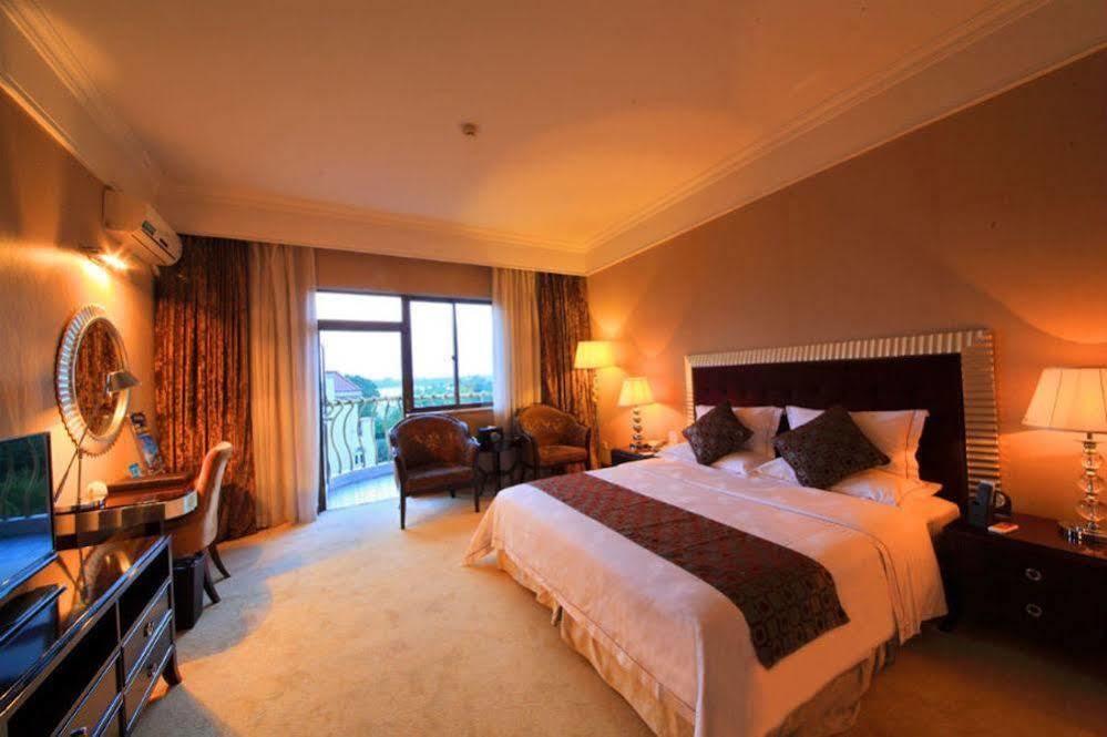 Country Garden Phoenix Hotel Jingmen Esterno foto