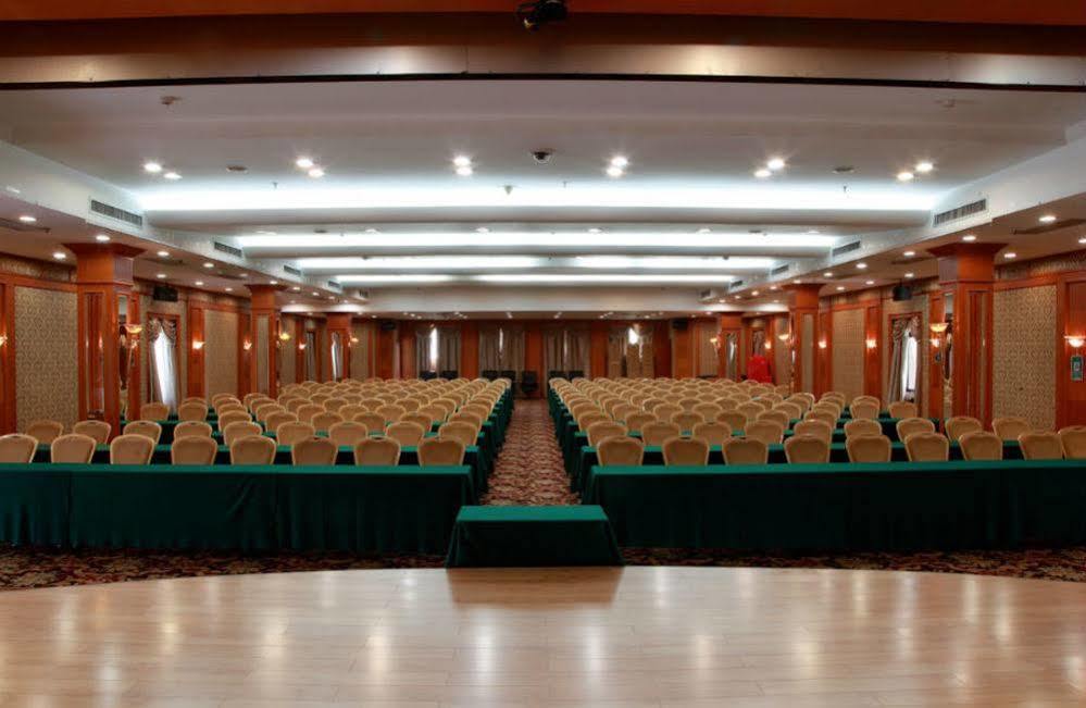 Country Garden Phoenix Hotel Jingmen Esterno foto